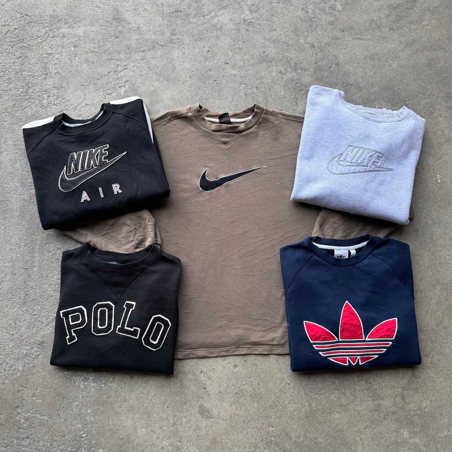 5 PIECES MYSTERY BOX - SWEATSHIRT