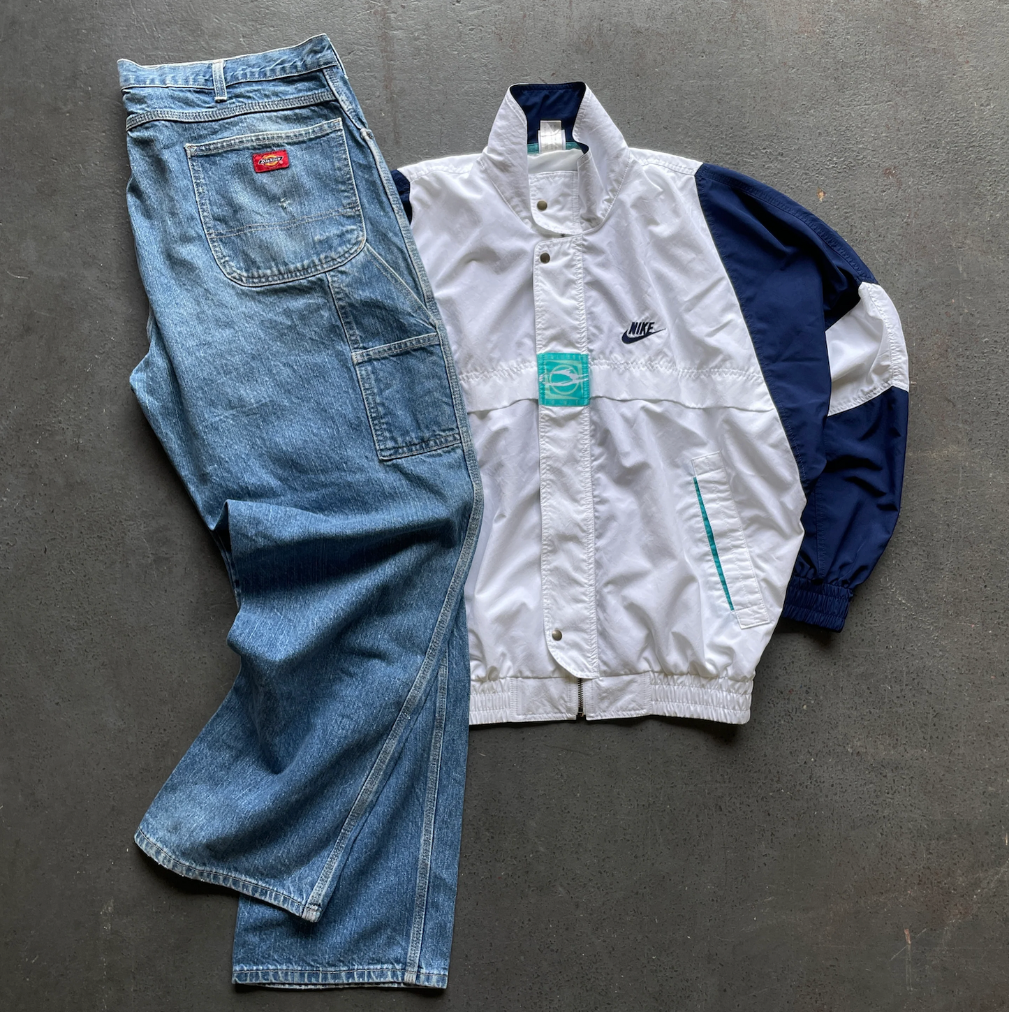 2 PIECES MYSTERY BOX - PREMIUM VINTAGE
